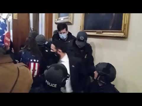 - BREAKING: Woman shot DEAD by Capitol Police inside the Capitol ...